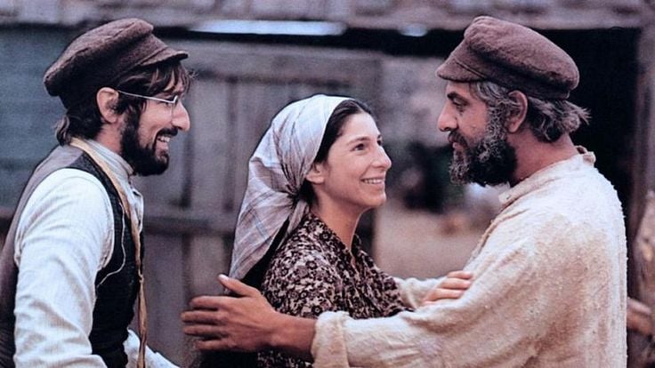 Fiddler on the Roof (FREE part of our 6 Days of FREE Holiday Movies!  Showing in our 180-seat Balinese Theatre)