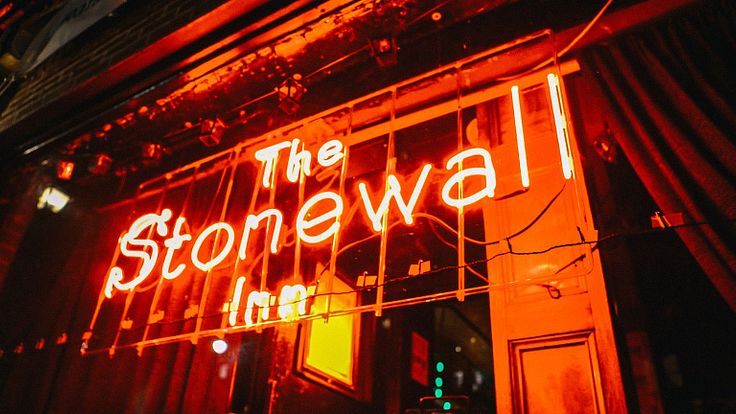 L'Etincelle: une histoire des luttes LGBT+