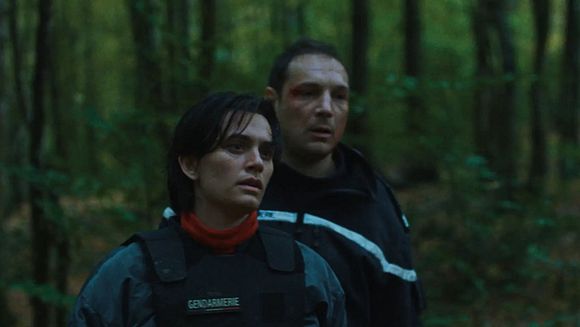 L'ESPÈCE EXPLOSIVE de Sarah Arnold