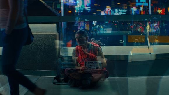 Avant-première · The Neon People