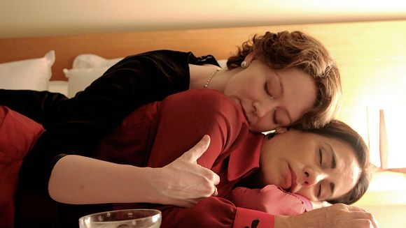 Ciné-Queer: REACHING FOR THE MOON