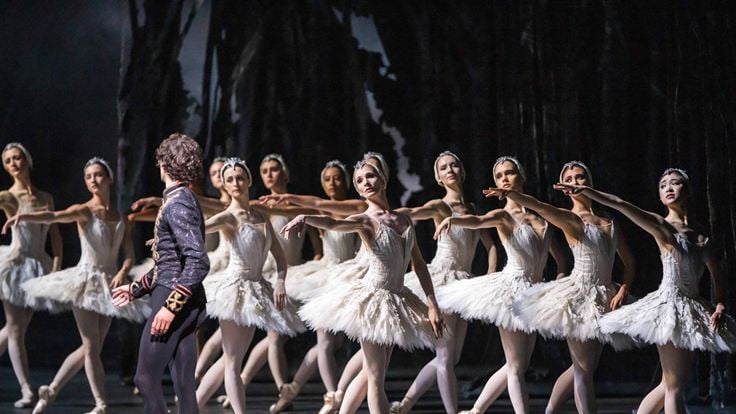 Le Lac des Cygnes (The Royal Ballet)