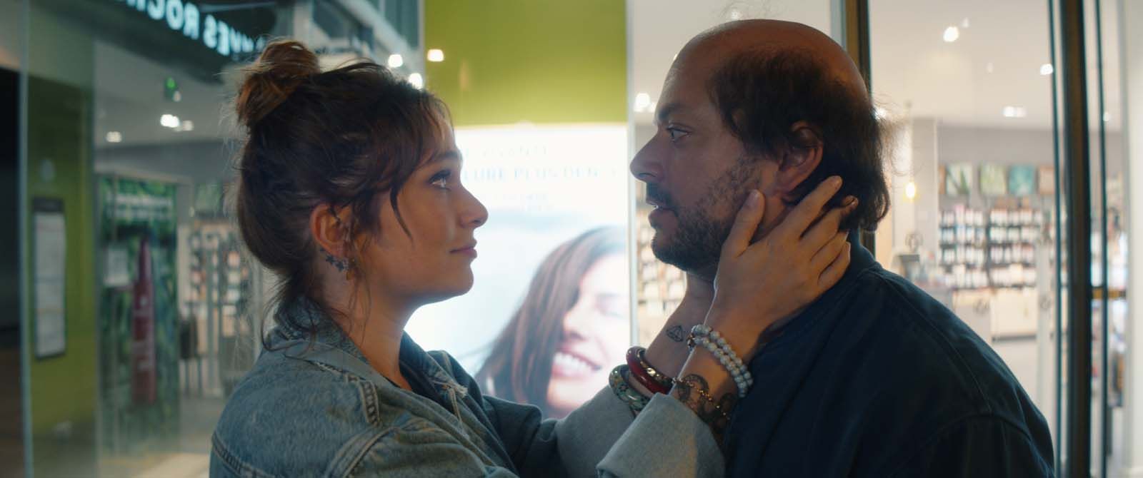 Avant-première Certains L'aiment Chauve
