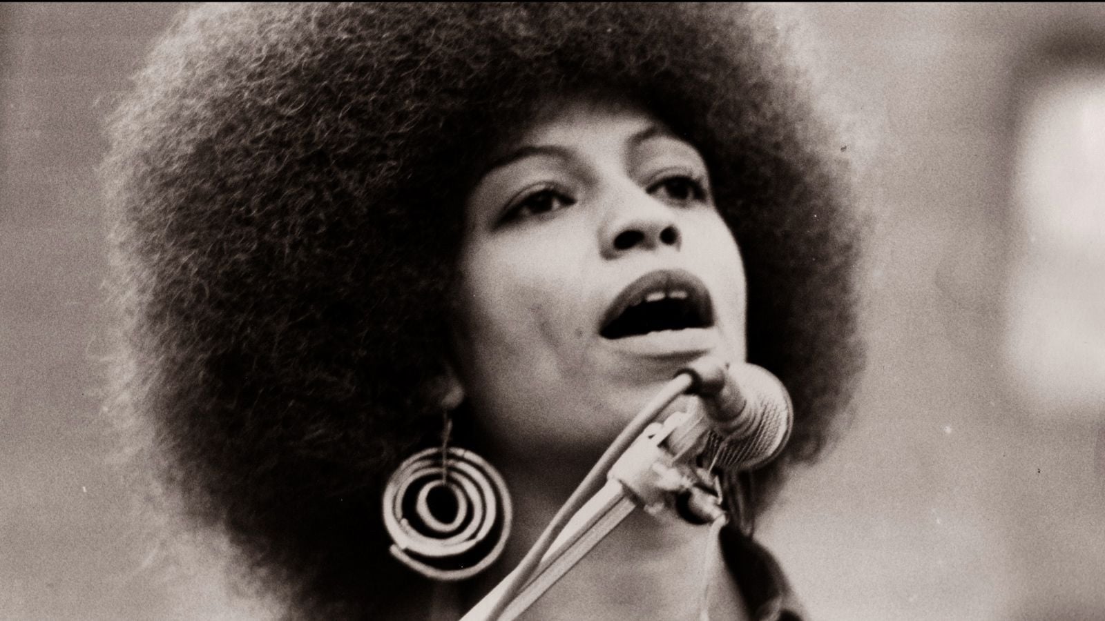 CGR LE PARIS - MONTAUBAN / FREE ANGELA + CONFÉRENCE UNIPOP "Femmes et Histoire aux Etats-Unis"