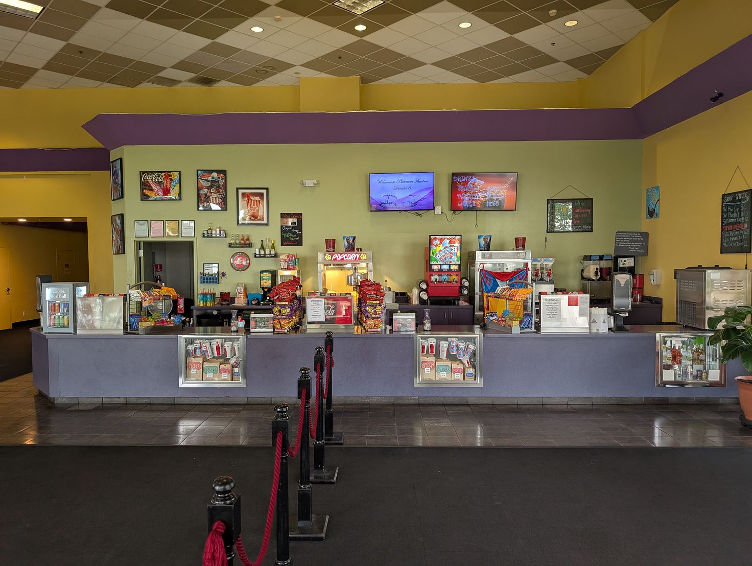 Dinuba Cinema is D'Place