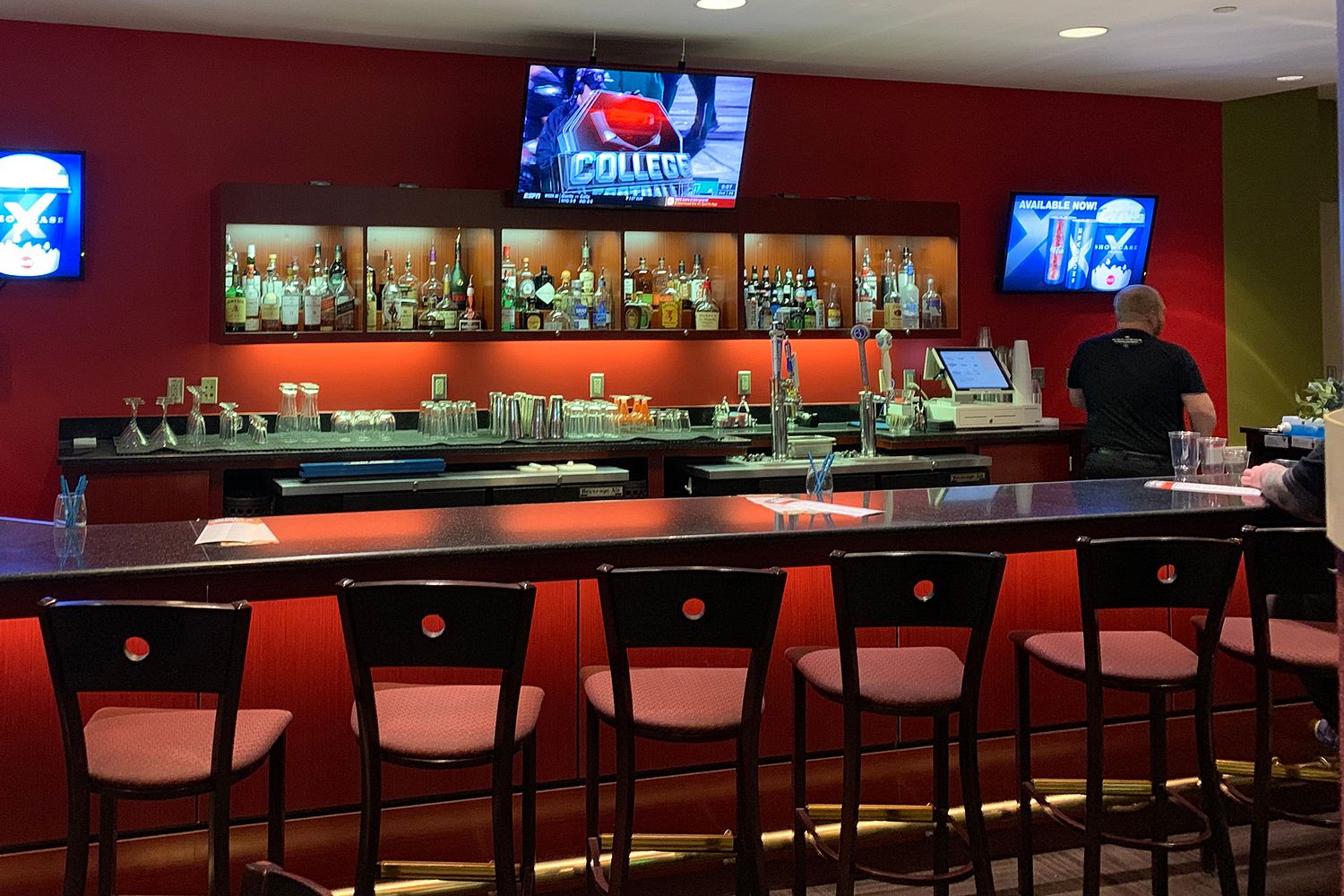 Springdale Movie Theater | Showcase Cinema de Lux Springdale - Showcase