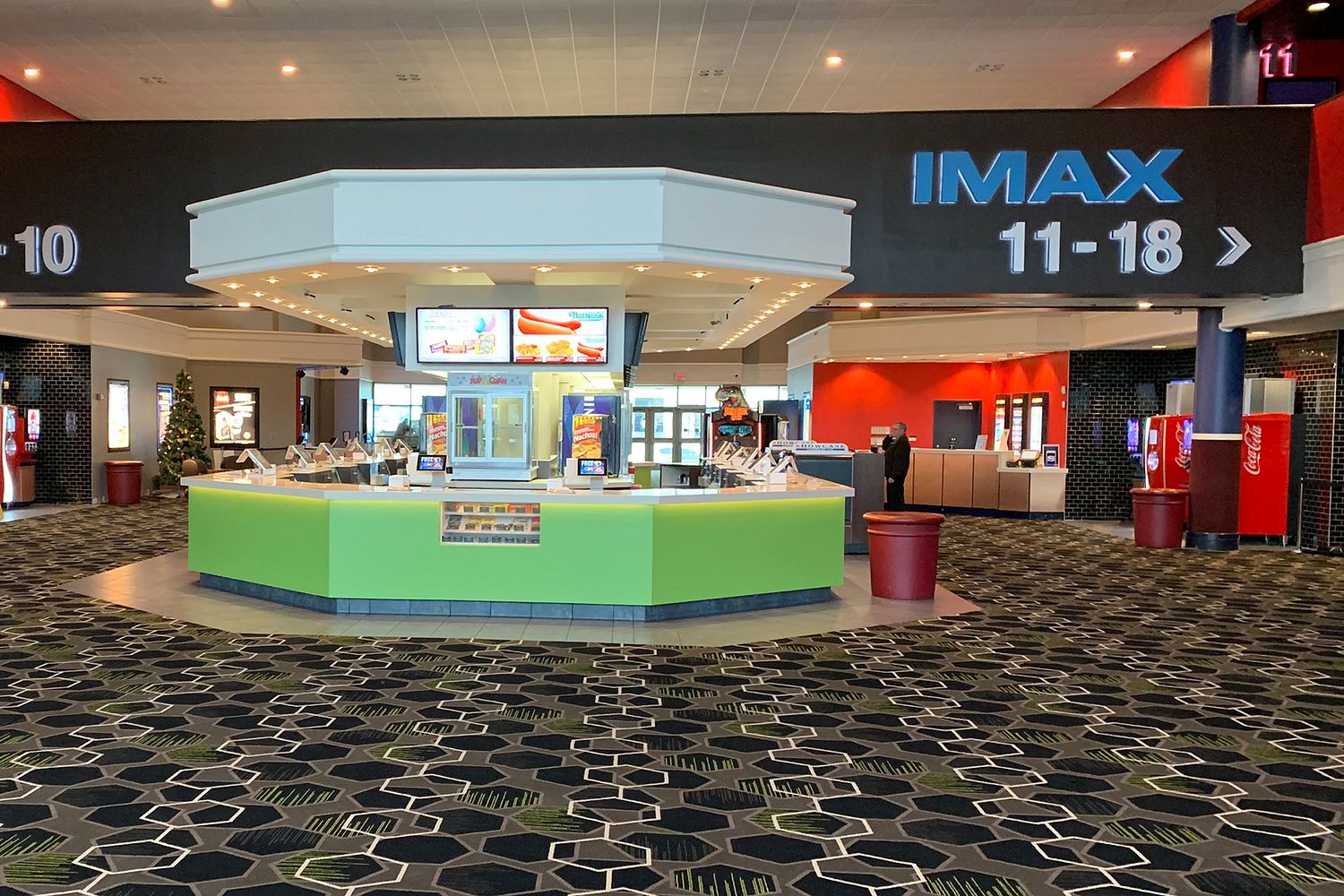 Springdale Movie Theater | Showcase Cinema de Lux Springdale - Showcase