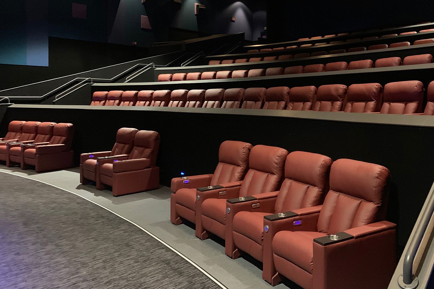 Springdale Movie Theater | Showcase Cinema de Lux Springdale - Showcase