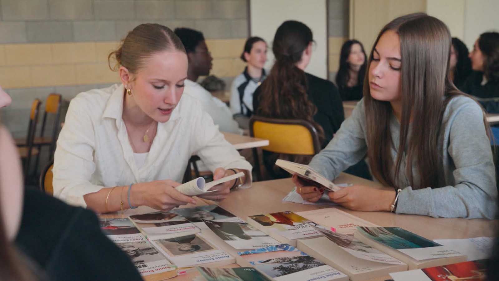Écrire la vie : Annie Ernaux racontée par des lycéennes et des lycéens