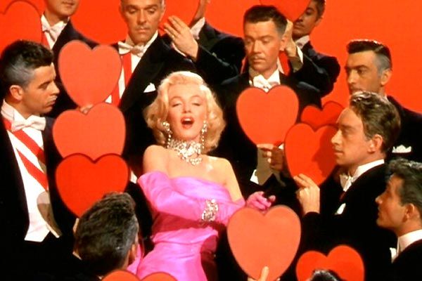 LES HOMMES PRÉFÈRENT LES BLONDES